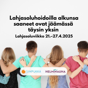 Nuoria henkilöitä rivissä kädet toisten olkapäillä- Helminauhan ja simpukan logot.