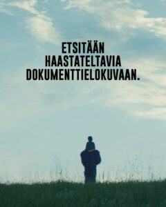 Kaksi hahmoa selin, toinen istuu toisen olkapäällä